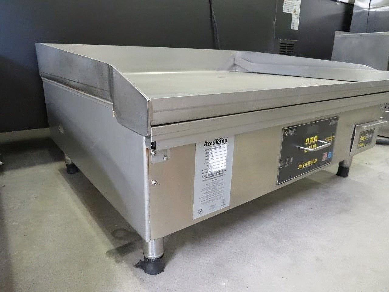 2022 AccuTemp Accu-Steam EGF2083B3650 36IN Electric Griddle 208/3p USED