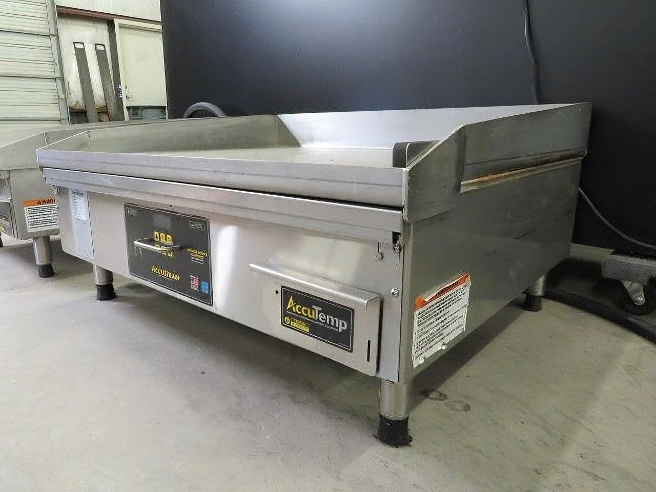 2022 AccuTemp Accu-Steam EGF2083B3650 36IN Electric Griddle 208/3p USED