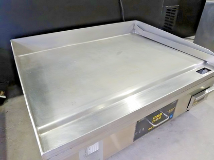 2022 AccuTemp Accu-Steam EGF2083B3650 36IN Electric Griddle 208/3p USED